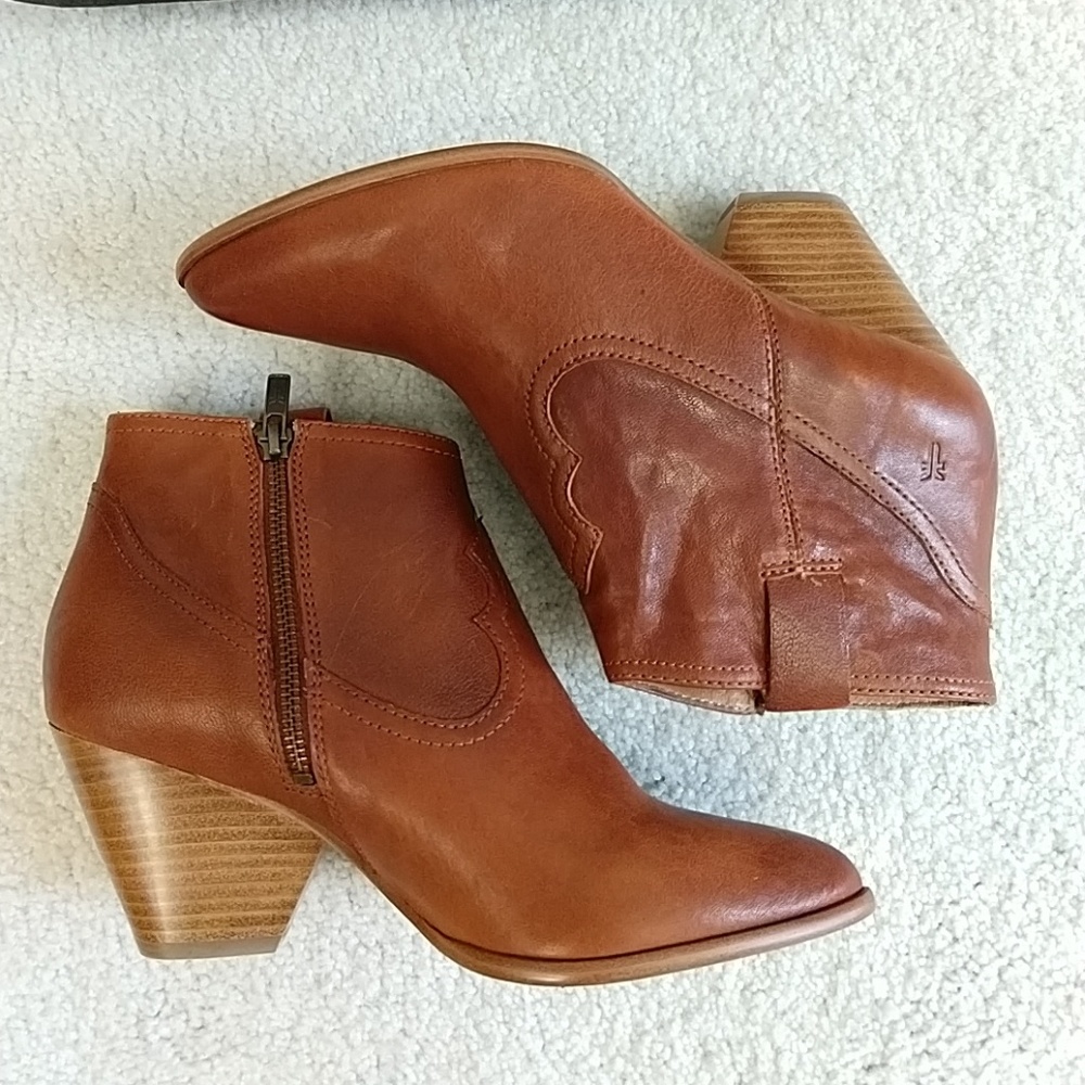 Frye Reina Bootie in Cognac Size 9M
